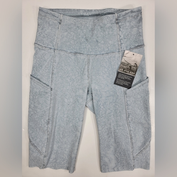 NEW Lululemon Women's 4 Fast Free City Grit Blue Gray Tie Dye Shorts NWT Pockets - Picture 1 of 12